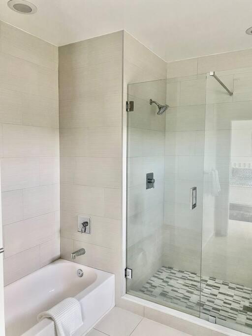 Across The Ocean Few Steps To Beach Contemporary Three Bedroom Townhouse Pompano Beach Exterior foto