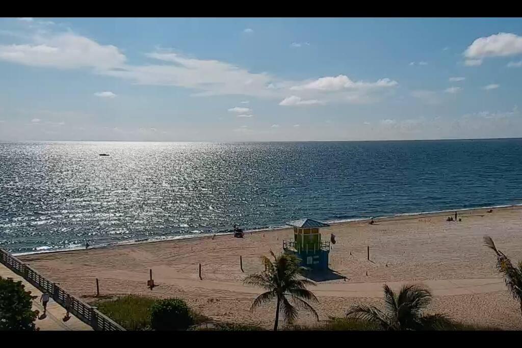 Across The Ocean Few Steps To Beach Contemporary Three Bedroom Townhouse Pompano Beach Exterior foto