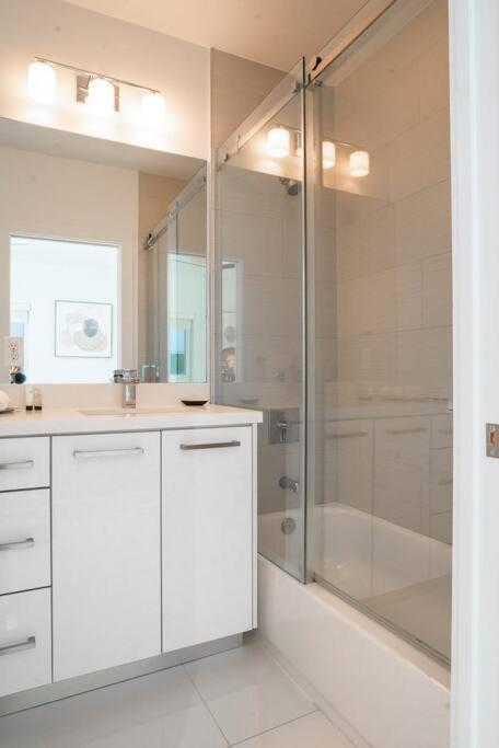 Across The Ocean Few Steps To Beach Contemporary Three Bedroom Townhouse Pompano Beach Exterior foto