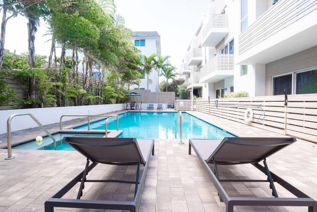 Across The Ocean Few Steps To Beach Contemporary Three Bedroom Townhouse Pompano Beach Exterior foto