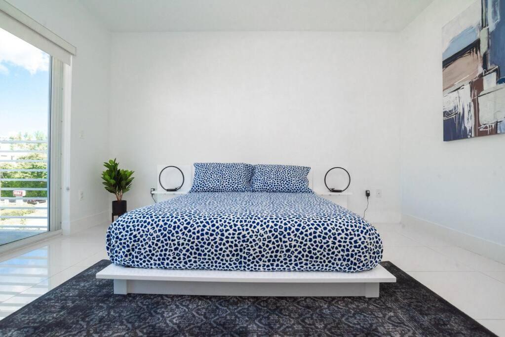 Across The Ocean Few Steps To Beach Contemporary Three Bedroom Townhouse Pompano Beach Exterior foto