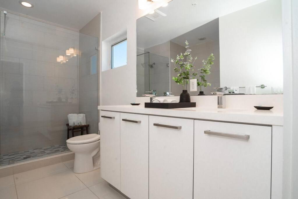 Across The Ocean Few Steps To Beach Contemporary Three Bedroom Townhouse Pompano Beach Exterior foto
