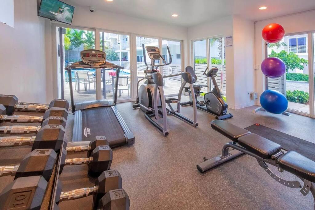 Across The Ocean Few Steps To Beach Contemporary Three Bedroom Townhouse Pompano Beach Exterior foto